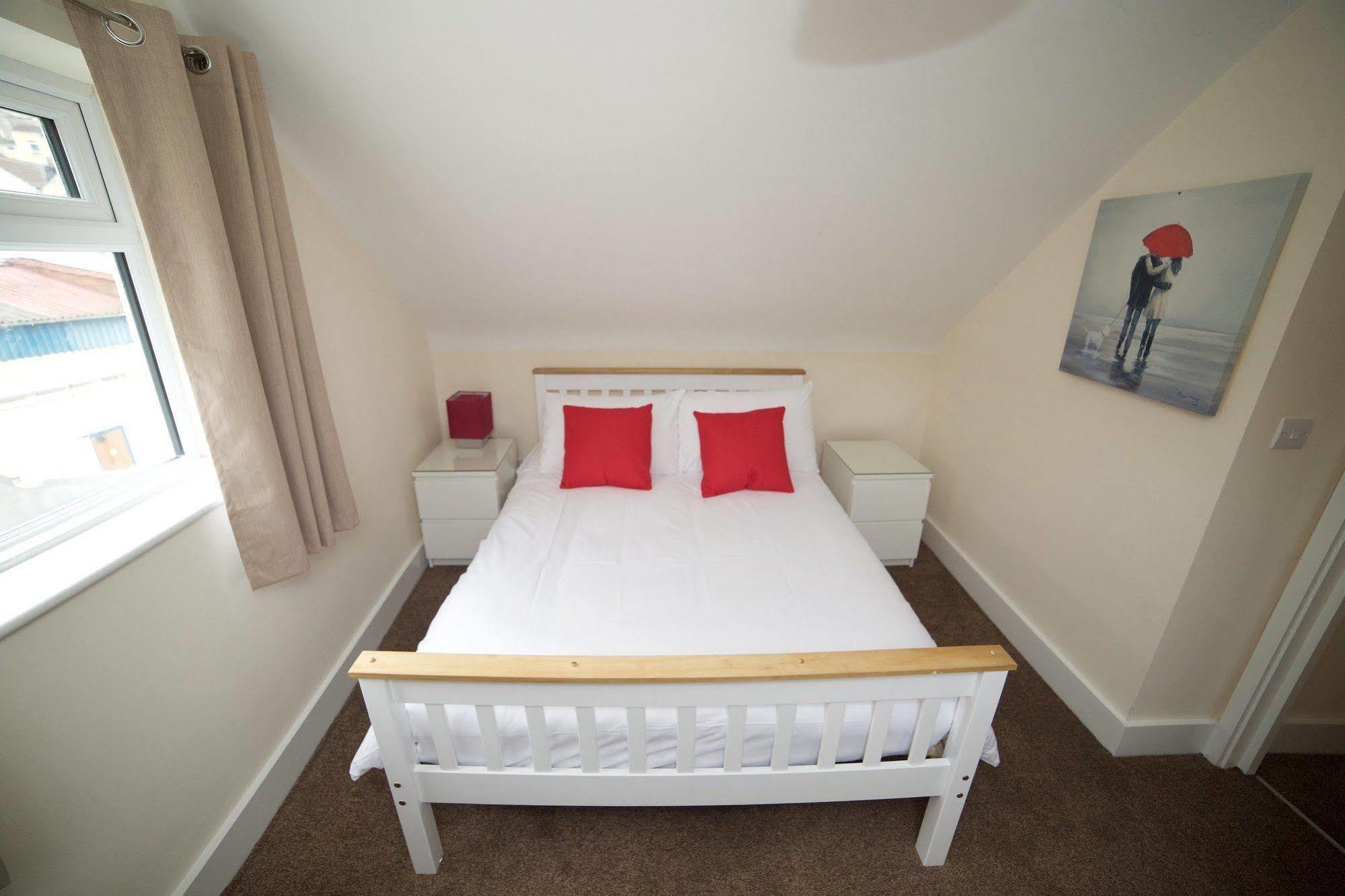 Bristol Serviced Lets - 152/154 Bath Road Luaran gambar